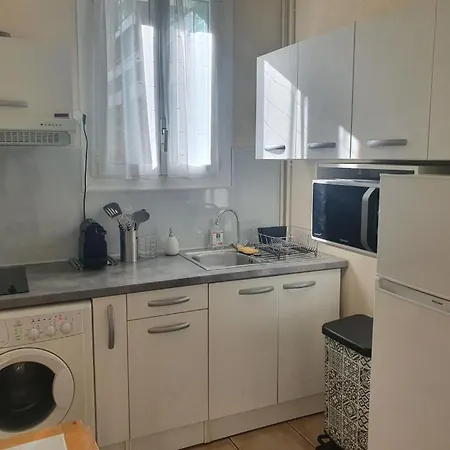 2 Pièces - Centre Ville - Proche Toutes Commodités
